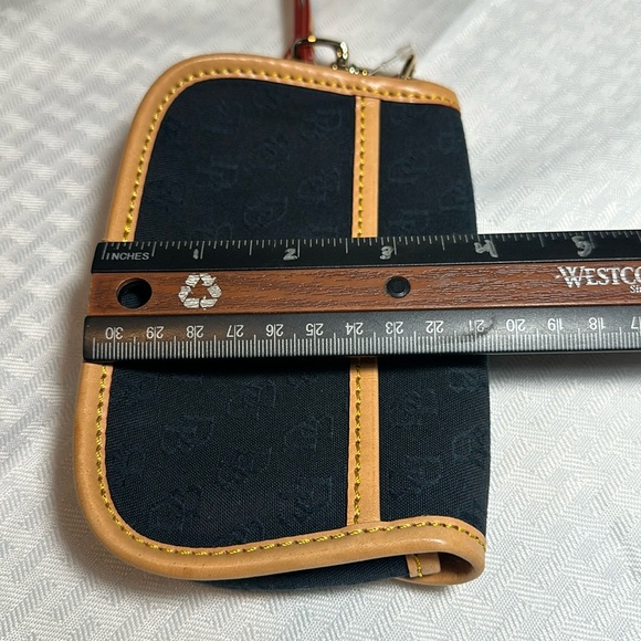Dooney & Bourke wallet flap wristlet - Picture 4 of 8